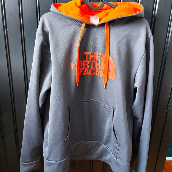 🌿 NWOT The North Face Hoodie - Picture 2 of 5